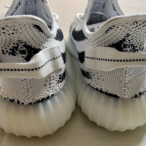 Yeezy Boost 350 V2 main image 4